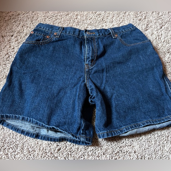 Levi's Pants - Levi’s relaxed fit shorts size 14